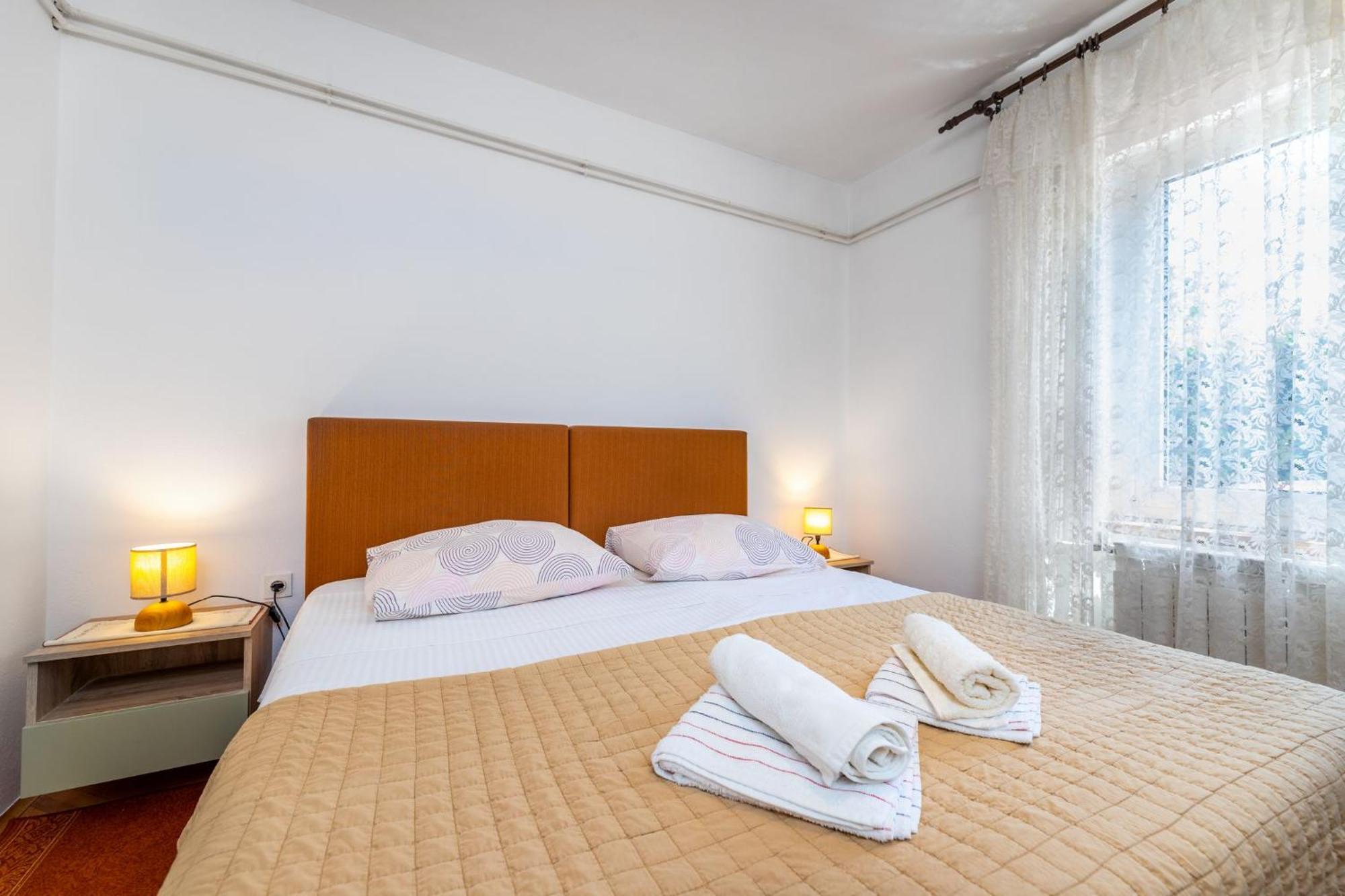 Rooms Sale Marija Baška Exterior foto